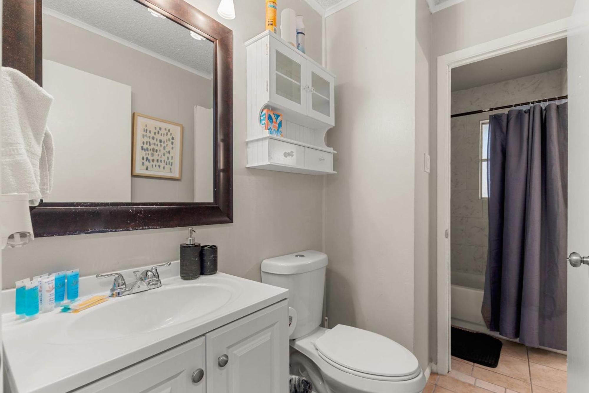 Cozy 3 Bedroom With Hot Tub 2 Min Away From Lackland San Antonio Ngoại thất bức ảnh