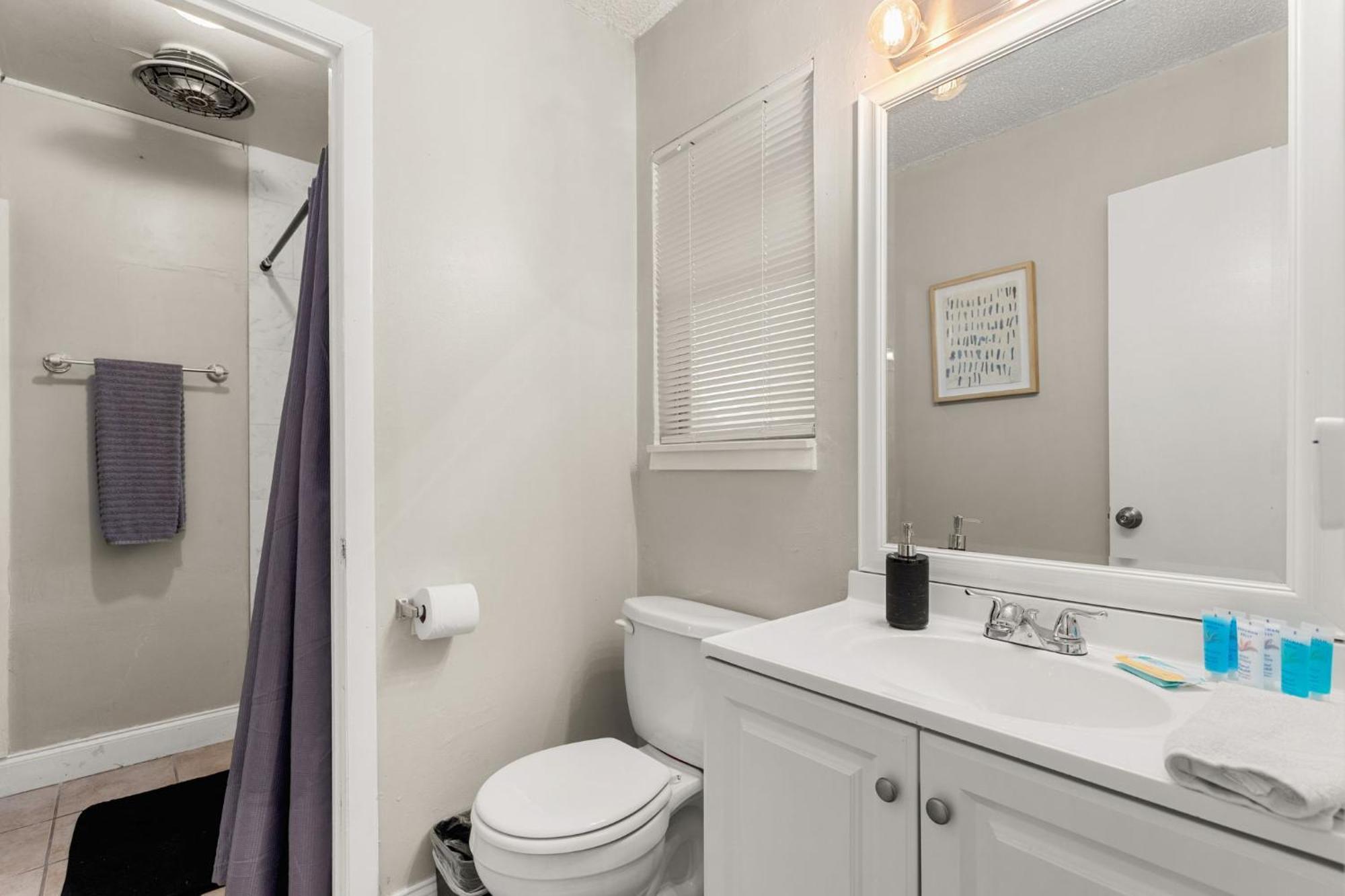 Cozy 3 Bedroom With Hot Tub 2 Min Away From Lackland San Antonio Ngoại thất bức ảnh