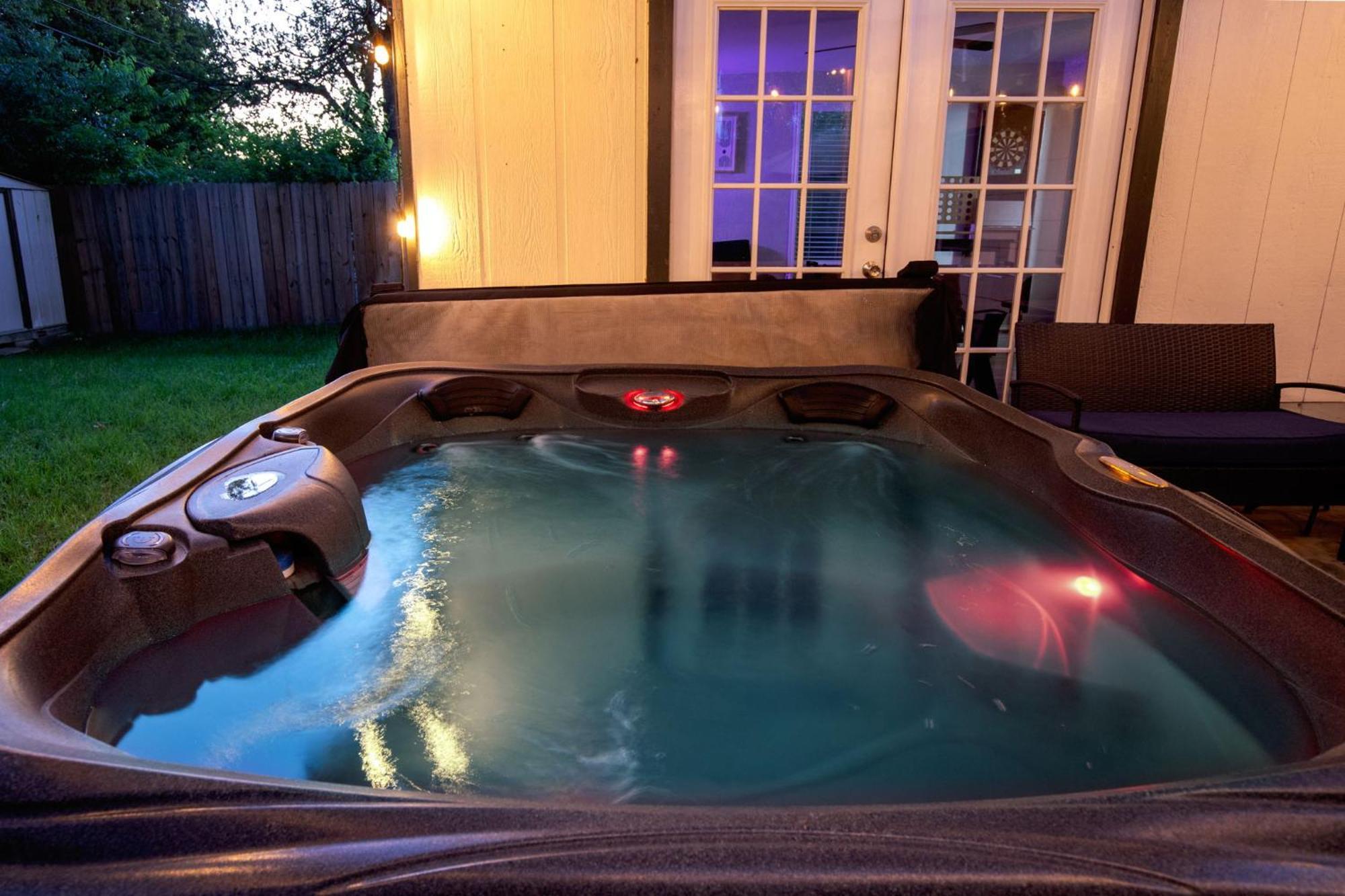 Cozy 3 Bedroom With Hot Tub 2 Min Away From Lackland San Antonio Ngoại thất bức ảnh